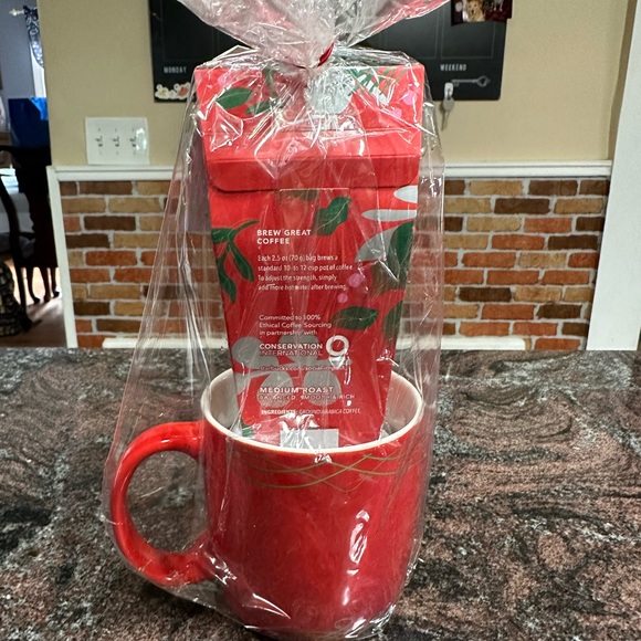 NWT Starbucks Winter Wonderland gift set - Picture 5 of 7